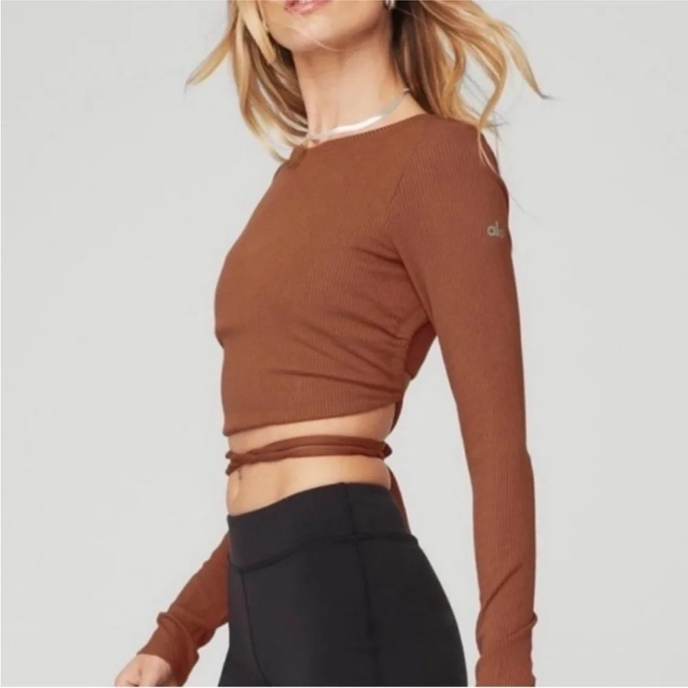 Alo manifest brown long sleeve strappy top size small